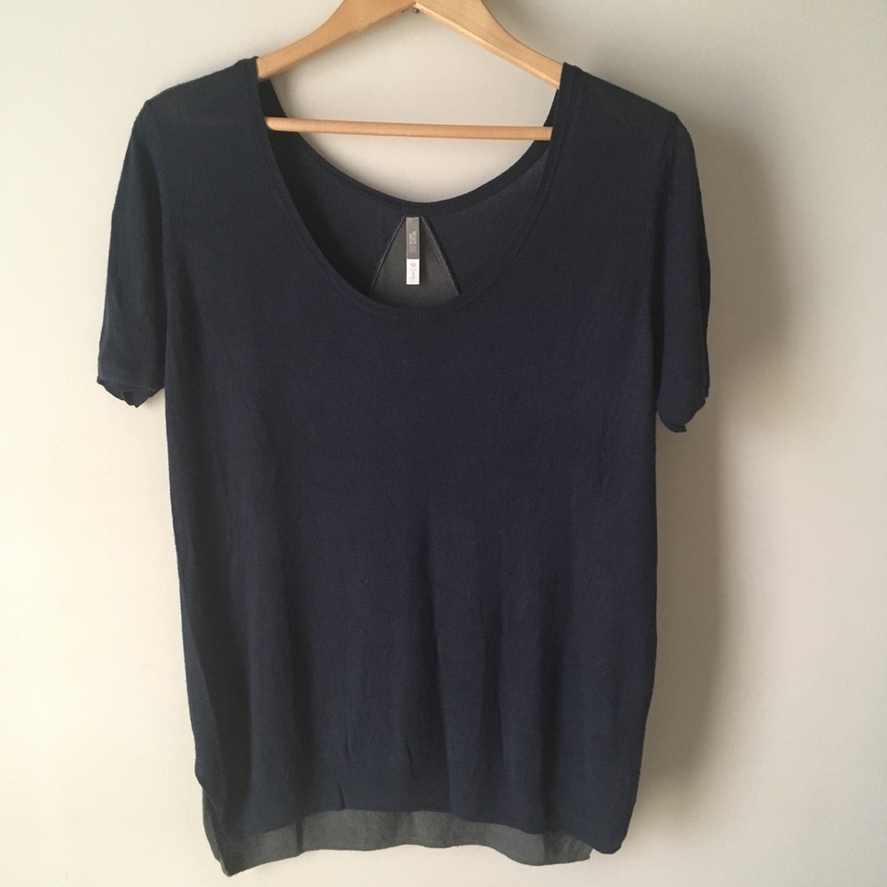 3/$30💚GAP navy blue and grey scoop neck colour block shirt top size small womens